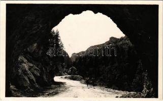 Gyilkos-tó, Ghilcos, Lacul Rosu; alagút. Ambrus fotó / tunnel