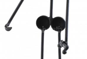 Jelzés nélkül: Ősember. Vas, Rusticai márvány talapzaton. M: 64 cm