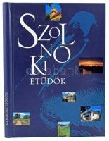 Szolnoki Etűdök. Szerk.: Gulyás Katalin, Kardos Tamás, Molnár Istvánné. Szolnok, 2008, Fotogruppe. Rendkívül gazdag képanyaggal illusztrálva. Magyar, angol és német nyelven. Kiadói kartonált papírkötés, jó állapotban.