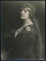 Kankovszky Ervin (1884-1945): Márkus Emília színésznő, hátoldalon pecséttel jelzett fotó, foltos, 19,5×14,5 cm
