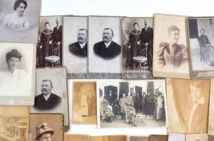 cca 1860-1924 Az erdélyi szász Bayer-család fotóhagyatéka, benne Klösz György, Borsos és Doctor fotó...