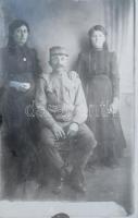 cca 1900-1920 Katonafotók a Monarchia és az I. világháború idejéből, 5 db negatív üveglemezen, 12x9 ...
