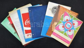 1980-1990 10 db étlap (Új vigadó étterem, Mátyás Pince, Debreceni étterem Hévíz stb.) Kopottas állapotban.