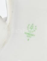 Hollóházi kutya. Kézzel festett porcelán. Kopott. jelzett. m: 12 cm