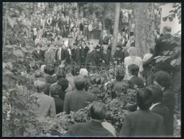 Rétvári László: A házsongárdi temetőben. A szerző, Rétvári László (1936-) által Eperjessy Géza (1926...