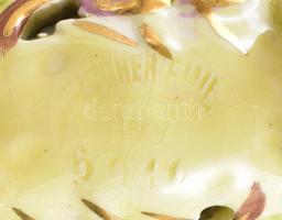 Fischer historizáló áttört, dísz, kulacs, jelzett, kopásnyomokkal, m: 17,5 cm