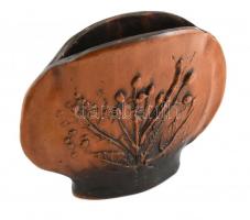 Kordély Ádám: Barna kerámia váza, jelzés nélkül, kisebb kopásnyomokkal, sérüléssel, 23x18 cm