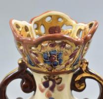 Josef Steidl Znaim historizáló váza, jelzett, kopásnyomokkal, m: 16,5 cm