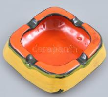 Mázas kerámia hamutál, kézzel festett, alján jelzett, 12x12x5 m