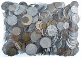 Vegyes magyar és európai fémpénz tétel ~1,5kg-os súlyban, 1959-ig T:vegyes Mixed Hungarian and European coin lot (~1,5kg) before 1959 C:mixed