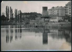 cca 1970 Budapest, Feneketlen-tó, jelzetlen fotó, sarkán törésnyomok, 12,5×18 cm
