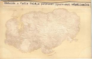 Petrosz, Petros (Hunyad); Indulás Padis felé az iparvasút végállomásánál, vasútállomás, vonat / narr...