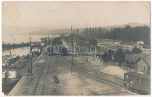 Orsova, rakparti iparvasút a Duna partján, vonatok, vasútállomás / Danube quay, industrial railway station, trains. photo (EM)