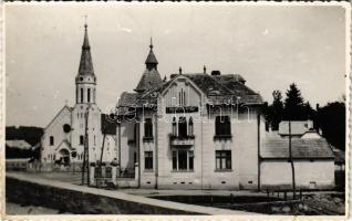 1940 Élesd, Alesd; Új katolikus templom, Bihoreana Bihar megyei takarékpénztár / new church, savings bank. photo (fl)