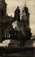 1929 Debrecen, Kossuth szobor a református nagytemplom előtt. Weinstock E. 235.