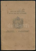1932-1933 A Magyar Királyság fényképes útlevele, tanuló részére, két bejegyzéssel, két hosszabbításs...