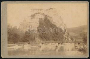 1898 Árva vára az Árva folyó hídjával, keményhátú fotó Sochán turócszentmártoni műterméből, 10,5×16 cm