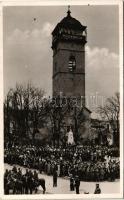 1938 Rozsnyó, Roznava; bevonulás a Rákóczi őrtoronynál / entry of the Hungarian troops, watchtower with irredenta propaganda and Hungarian coat of arms