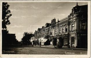 1929 Losonc, Lucenec; Kubinyi tér, Tarjányi János, Hugó Vilmos üzlete / square, shops