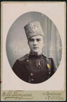 cca 1910 Cári orosz katona, keményhátú fotó, 16,5×10,5 cm