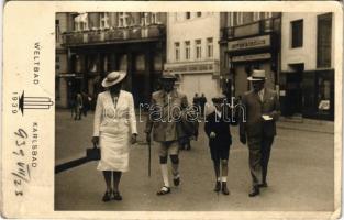 1939 Karlovy Vary, Karlsbad; spa guests. K. Hubl photo (fa)