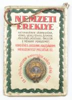 cca 1920-1930 Nemzeti Ereklye, Ércbulla, irredenta emléktárgy Nagy-Magyarország vármegyéinek földjéből származó porszemekkel, Országos Magyar Hadimúzeum Egyesület, kissé kopottas, 10x7 cm