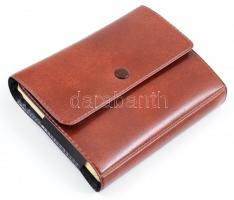 Két pakli hongkongi francia kártya, tartó tokban, ceruzával, jegyzettömbbel