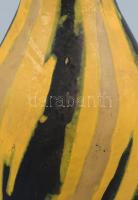 Gorka Lívia mázas sárga fekete váza kézzel festett jelzett, kopásnyomokkal m:21cm