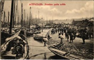 1916 Astrakhan, Asztrahan; canal, fishing boats, market (EK)