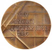 Asszonyi Tamás (1942-) 1985. "XXV. Miskolci Filmfesztivál 1985" kétoldalas, öntött bronz e...