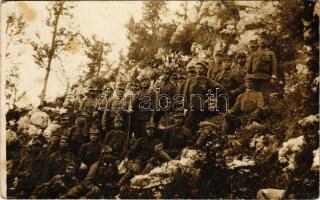 1916 Osztrák-magyar katonák a hegyekben / WWI Austro-Hungarian K.u.K. military, soldiers in the mountains. photo + "K.u.K. Infanterieregiment Friedrich Grossherzog von Baden Nr. 50." (fl)