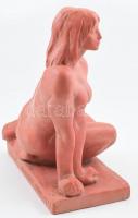 Kárpáti Anna 1977: Női akt, terrakotta, jelzett, kopásnyomokkal, m: 29 cm