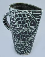 Iparművészeti vállalatos Gorka váza / kancsó, mázas kerámia, matricával jelzett, kis kopásnyomokkal, m: 20 cm