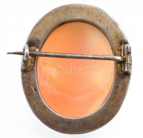 Ezüst (Ag) foglalatban camea bross, jelzett, 3x2,5cm, bruttó:8,96g