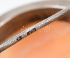 Ezüst (Ag) foglalatban camea bross, jelzett, 3x2,5cm, bruttó:8,96g