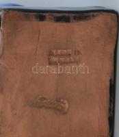 Komlós: Evezős. Színes mázakkal festett kerámia. Kopásnyomokkal. Jelzett. m: 20 cm