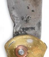 Válik bicska, zsebkés, jelzett, réz és szaru nyéllel, bőr tokkal, akasztóval, h: 32 cm