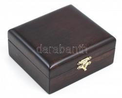 Ezüst (Ag) Art Deco bross gránáttal ékítve. Jelzett, bruttó: 15,7g, 9,5x6cm