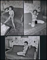 cca 1975 Az új kanapé avatási ünnepségén, szolidan erotikus felvételek, 3 db mai nagyítás, 10x15 cm