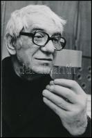 Tóth Sándor (1935-): Amerigo Tot, 1984, Kecskemét. Fotó, későbbi előhívás, jelzés nélkül, hátoldalán feliratozott, 30x20 cm