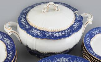 Zsolnay Pompadour mintás, hiányos étkészlet, teljes, kézzel festett, kopásnyomokkal, jelzett