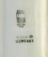 Zsolnay tyúkot etető kislány. Kézzel festett, jelzett, minimális kopással, 10,5x9x4 cm