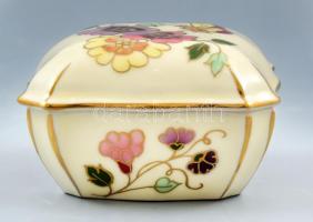 Zsolnay porcelán pillangó mintás bonbonier. Kézzel festett, jelzett, hibátlan. 8x8 cm