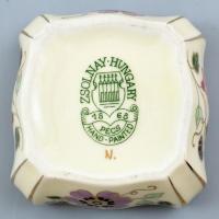Zsolnay porcelán pillangó mintás bonbonier. Kézzel festett, jelzett, hibátlan. 8x8 cm