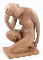 Gabay László (1897-1952): Art-deco térdelő női akt, festett kerámia, kopásnyomokkal, jelzett (Gabay), m: 32 cm / Art-deco nude, ceramics figure