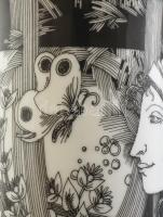 Hollóházi Szász Endre által tervezett mintával díszített váza. Matricás, jelzett, hibátlan, m: 20 cm