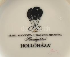 Hollóházi Szász Endre által tervezett mintával díszített váza. Matricás, jelzett, hibátlan, m: 20 cm