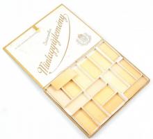 M. Kir. Dohányjövedék Szivarka Mintagyűjtemény papírdoboz, kopásnyomokkal, 18×23×1 cm