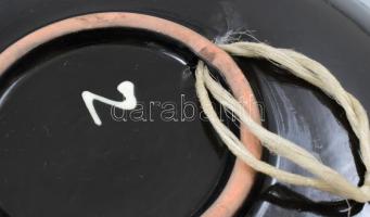 N jelzéssel: Rokkázó nő. Kerámia tál. Lepattanással, d: 30 cm