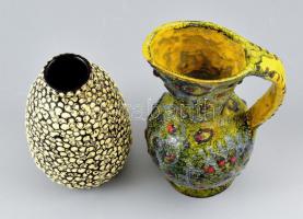 2 db retró kerámia. Kancsó és váza, apró lepattanással, egyik jelzett, m: 16-21 cm